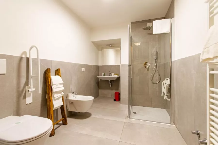 Отель Albergo del Duca в Комо: Гостиница , Ресторан,
