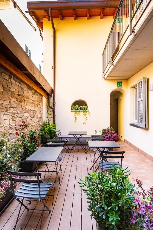 Отель Albergo del Duca в Комо: Гостиница , Ресторан,