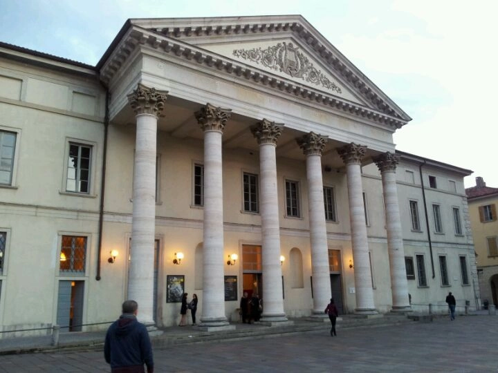 Оперный театр Teatro Sociale в Комо: Концертный зал , Оперный театр, Театр,