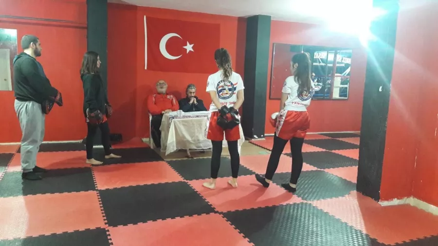 Спортивная школа AKDENİZ SAVUNMA SANATLARI SPOR KULÜBÜ в Анталии: Развитие, Бокс, Каратэ, Тхэквондо, Кикбоксинг, Школа, Игры,