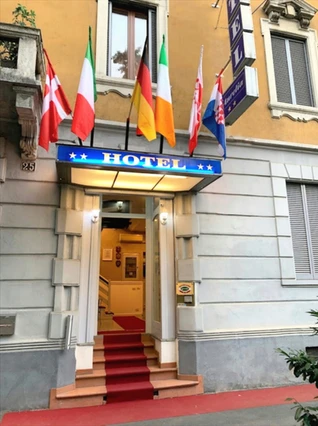 Отель Hotel Aurelia Milano Centrale 2* в Милане: Отель, Ресторан , Уютные номера, Бар , Гостиница ,