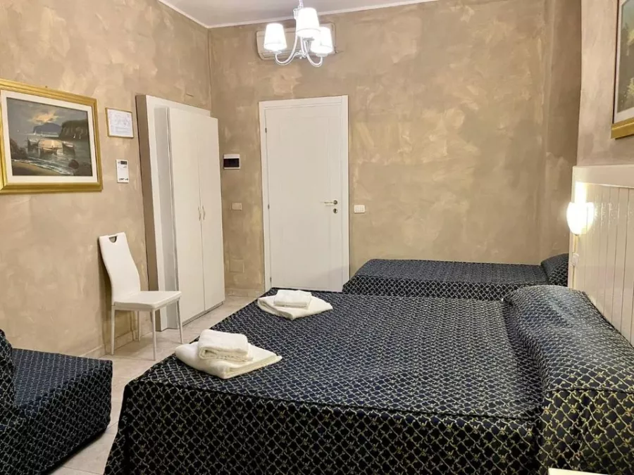 Отель Hotel Aurelia Milano Centrale 2* в Милане: Отель, Ресторан , Уютные номера, Бар , Гостиница ,