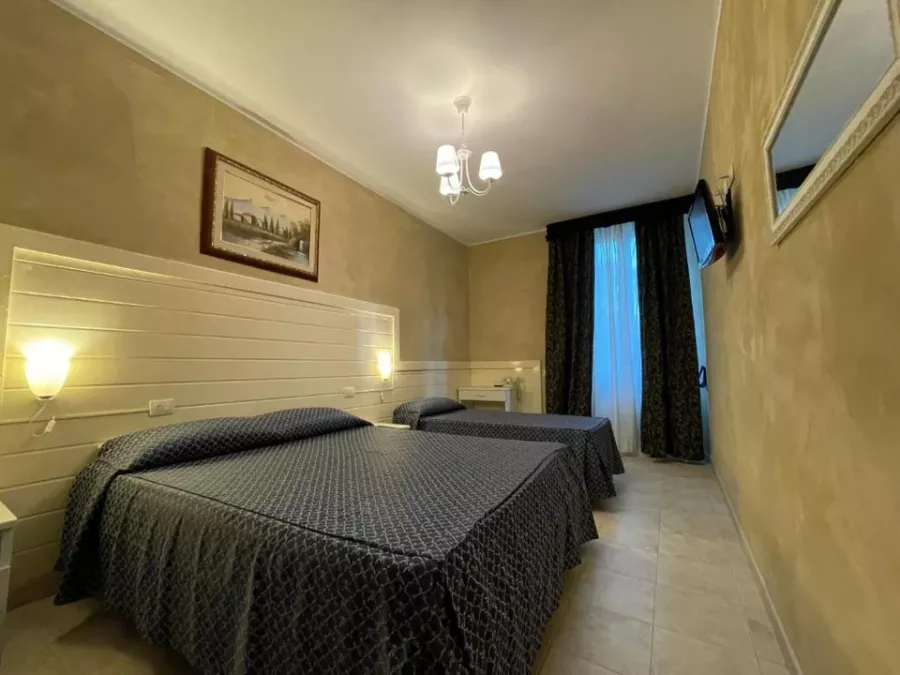 Отель Hotel Aurelia Milano Centrale 2* в Милане: Отель, Ресторан , Уютные номера, Бар , Гостиница ,