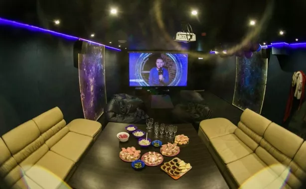 Кино-кафе "Lounge room"