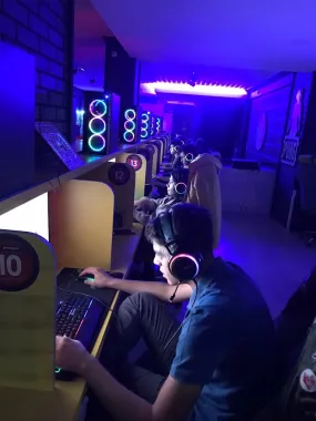 Компьютерный клуб "METRO INTERNET"