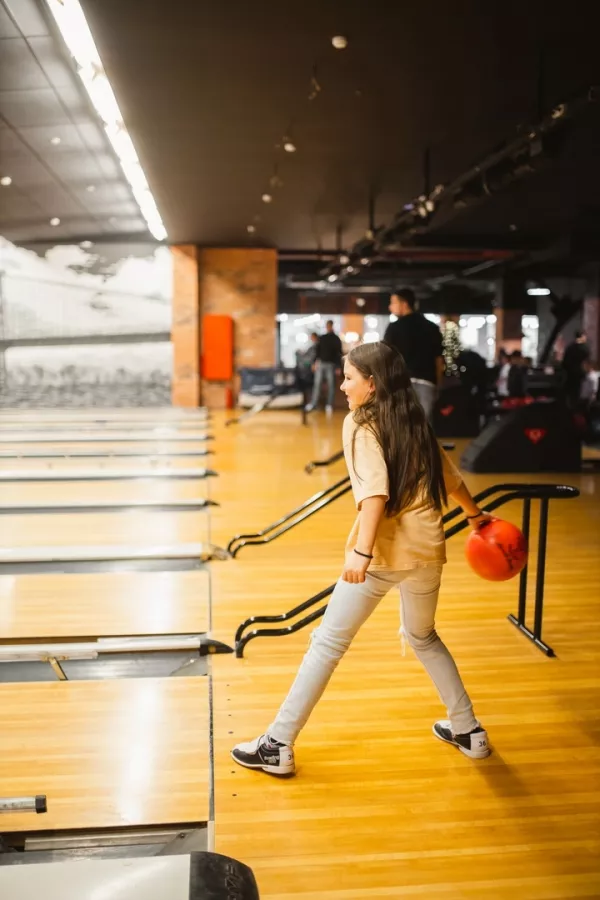 Боулинг-ресторан - BrooklynBowl в Ижевске: Боулинг, Семейный отдых, Ресторан,
