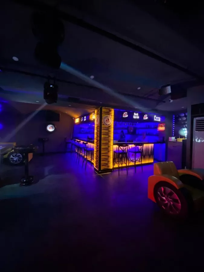 Ночной клуб Kamyon Disco Night Club в Анталии: Дискотека, Клуб, Ночной клуб, Танцы,