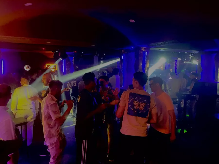 Ночной клуб Kamyon Disco Night Club в Анталии: Дискотека, Клуб, Ночной клуб, Танцы,