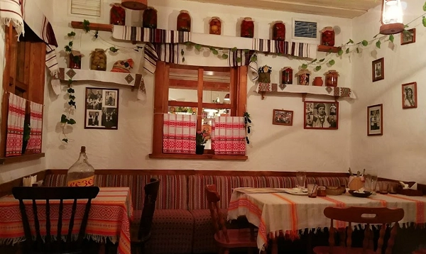 Ресторан Весёлая Кума в Нижнем Новгороде: украинская кухня, нижний новгород, борщ, вкусно, хата, сало, самогон, вареники, Еда навынос, Доставка,