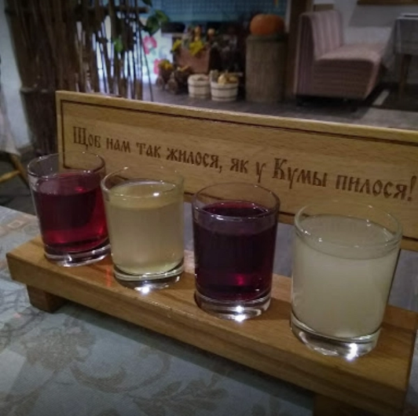 Ресторан Весёлая Кума в Нижнем Новгороде: украинская кухня, нижний новгород, борщ, вкусно, хата, сало, самогон, вареники, Еда навынос, Доставка,