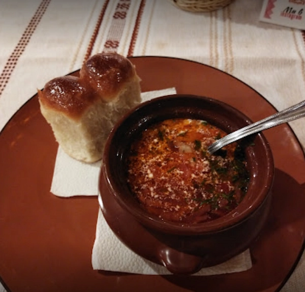 Ресторан Весёлая Кума в Нижнем Новгороде: украинская кухня, нижний новгород, борщ, вкусно, хата, сало, самогон, вареники, Еда навынос, Доставка,