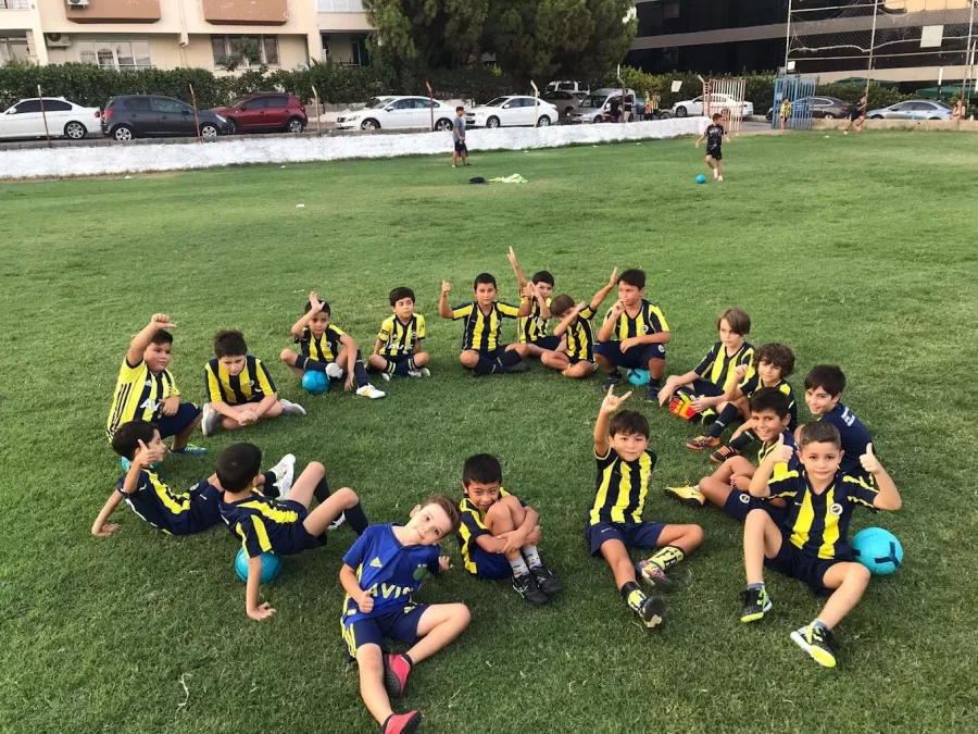 Спортивная школа Fenerbahçe Futbol Okulu Muratpaşa в Анталии: Спортивная школа, Футбол, Развиваться, Для детей,