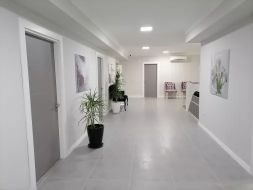 Медицинский центр "Lila Hair Clinic"