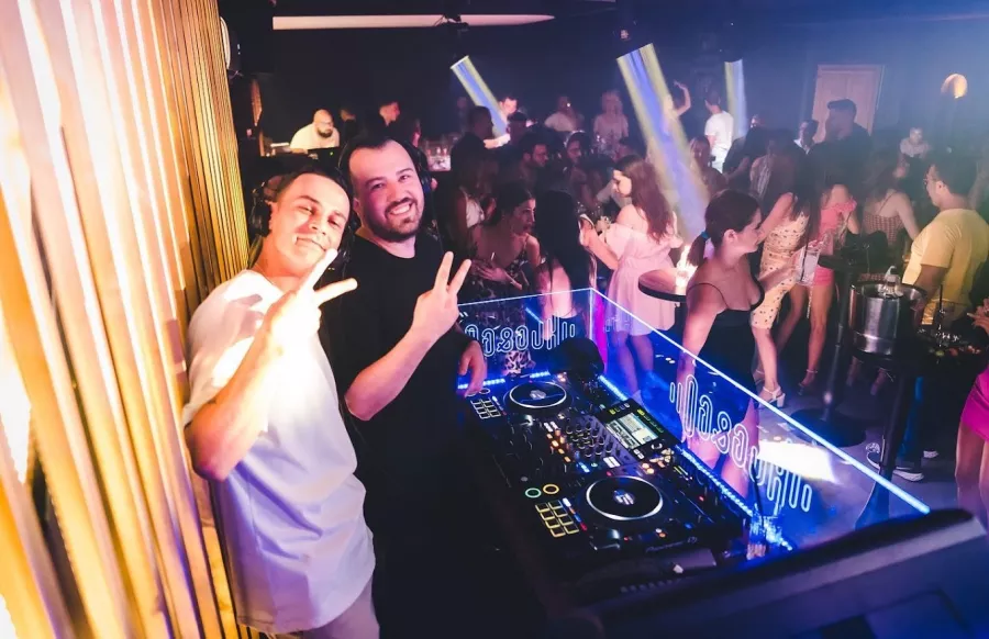 Ночной клуб Hug&Go Club в Анталии: Дискотека, Клуб, Напитки, Танцы, Ночной клуб,