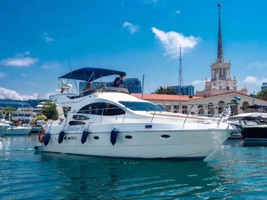 Аренда Яхты Azimut 39 в Сочи: Яхта, Прогулки на Яхте, Аренда Яхты, Корпоратив, Морской круиз,