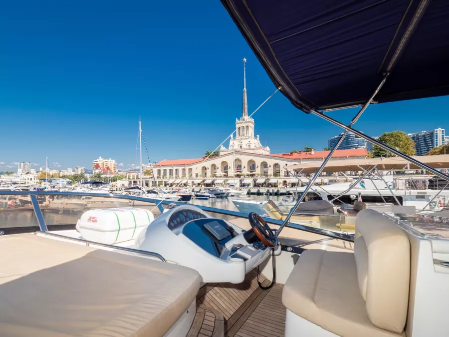 Аренда Яхты Sunseeker 66 Manhattan в Сочи: Аренда Яхты, Прогулки на Яхте, Свадьба на Яхте, Корпоратив, Рыбалка на Яхте, Яхта для фотосессии,