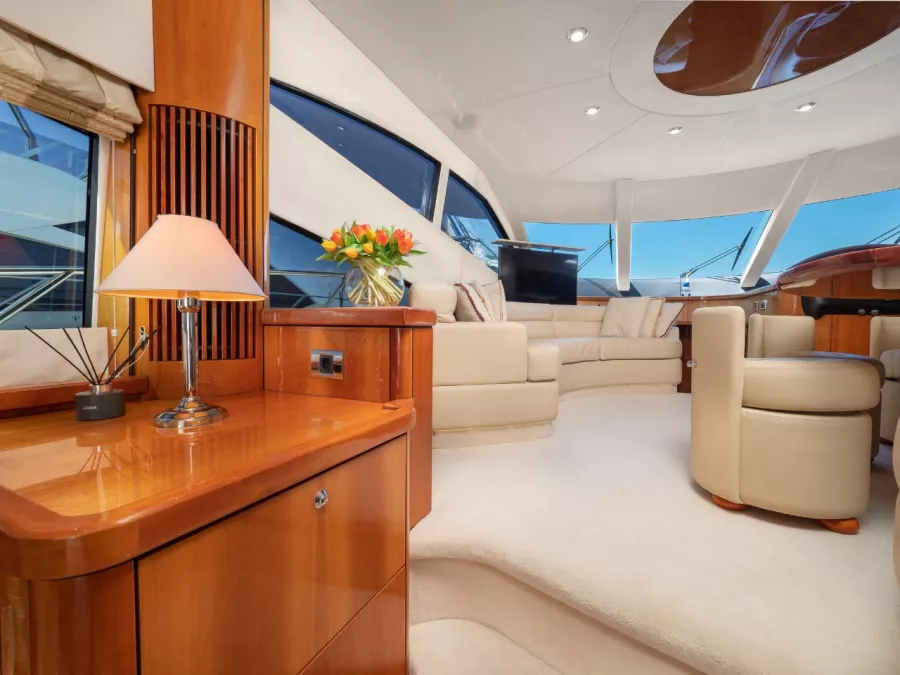 Аренда Яхты Sunseeker 66 Manhattan в Сочи: Аренда Яхты, Прогулки на Яхте, Свадьба на Яхте, Корпоратив, Рыбалка на Яхте, Яхта для фотосессии,