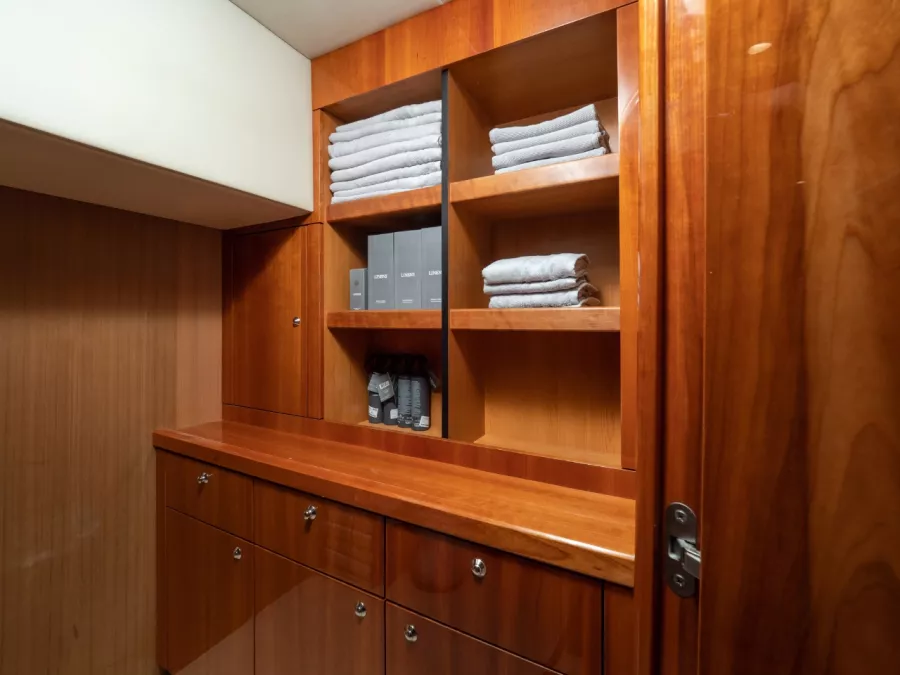 Аренда Яхты Sunseeker 66 Manhattan в Сочи: Аренда Яхты, Прогулки на Яхте, Свадьба на Яхте, Корпоратив, Рыбалка на Яхте, Яхта для фотосессии,