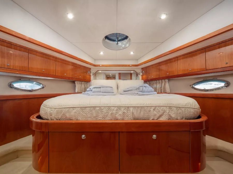 Аренда Яхты Sunseeker 66 Manhattan в Сочи: Аренда Яхты, Прогулки на Яхте, Свадьба на Яхте, Корпоратив, Рыбалка на Яхте, Яхта для фотосессии,