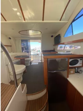 Яхта RODMAN 38 FLY