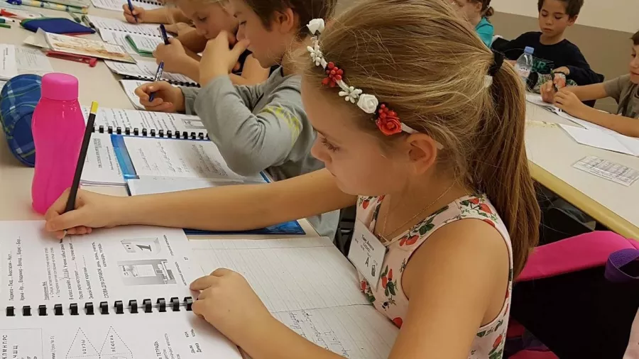 СТУДИЯ ТВОРЧЕСКОГО РАЗВИТИЯ СЮРПРИЗ в Париже: Развитие, Музыкально, Театр, Шахматы, Студия, Игры,