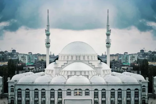 Центральная Джума-мечеть  в  Махачкале