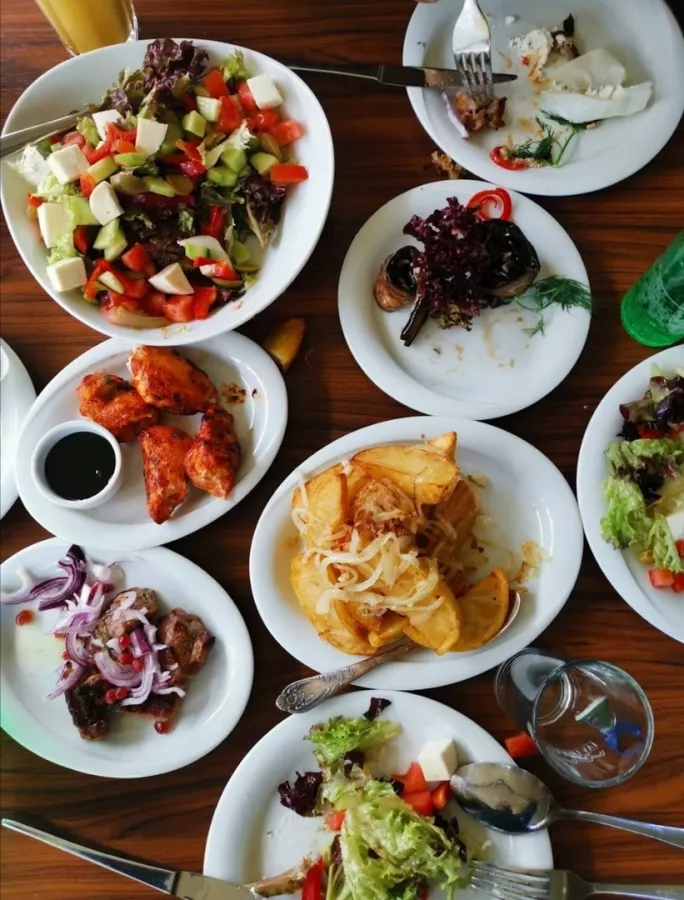 Ресторан Bagineti Bar and Grill (ბაგინეთის ბარი და გრილის რესტორანი) в Тбилиси: Грузинская кухня, Вкусная Еда, Ресторан, Чилим,