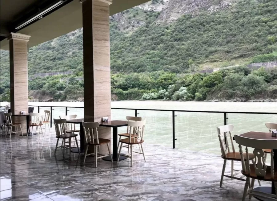 Ресторан Bagineti Bar and Grill (ბაგინეთის ბარი და გრილის რესტორანი) в Тбилиси: Грузинская кухня, Вкусная Еда, Ресторан, Чилим,