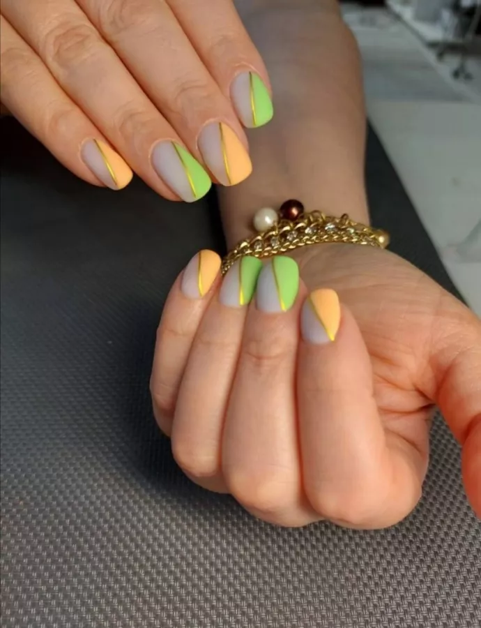 Салон красоты Nail Studio Woman's Secret (სილამაზის სალონი ფრჩხილის სტუდია ქალის საიდუმლო) в Тбилиси: Салон красоты, Бьюти, Наращивание Ногтей, Маникюр, Педикюр, Наращивание Ресниц, Окрашивание Волос,