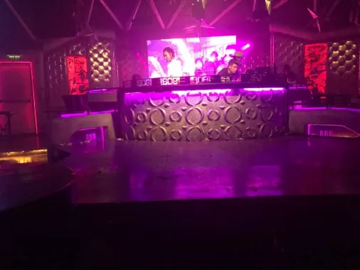 Ночной клуб "808"