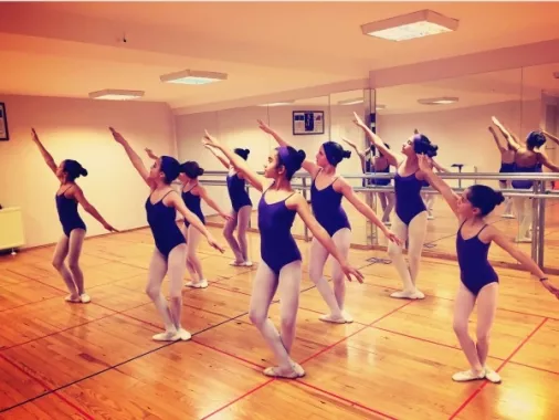 Школа танцев "Mavidans Ballet and Dance Center"