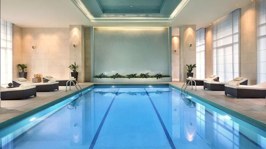 Отель The Ritz-Carlton Executive Residences 5* в Дубаи: Отель, Номера, Бассейн, СПА-центр, Фитнес-центр, Конференц-залы, Бизнес-центр, Рестораны, Шведский стол,