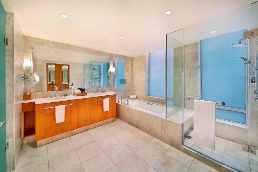 Отель The Ritz-Carlton Executive Residences 5* в Дубаи: Отель, Номера, Бассейн, СПА-центр, Фитнес-центр, Конференц-залы, Бизнес-центр, Рестораны, Шведский стол,