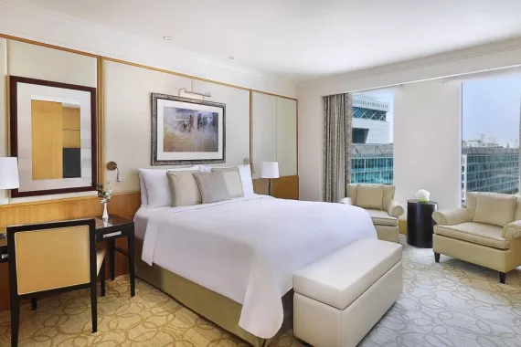 Отель "The Ritz-Carlton Executive Residences" 5*