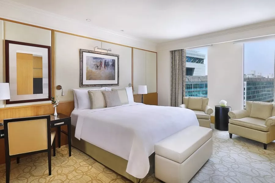 Отель The Ritz-Carlton Executive Residences 5* в Дубаи: Отель, Номера, Бассейн, СПА-центр, Фитнес-центр, Конференц-залы, Бизнес-центр, Рестораны, Шведский стол,