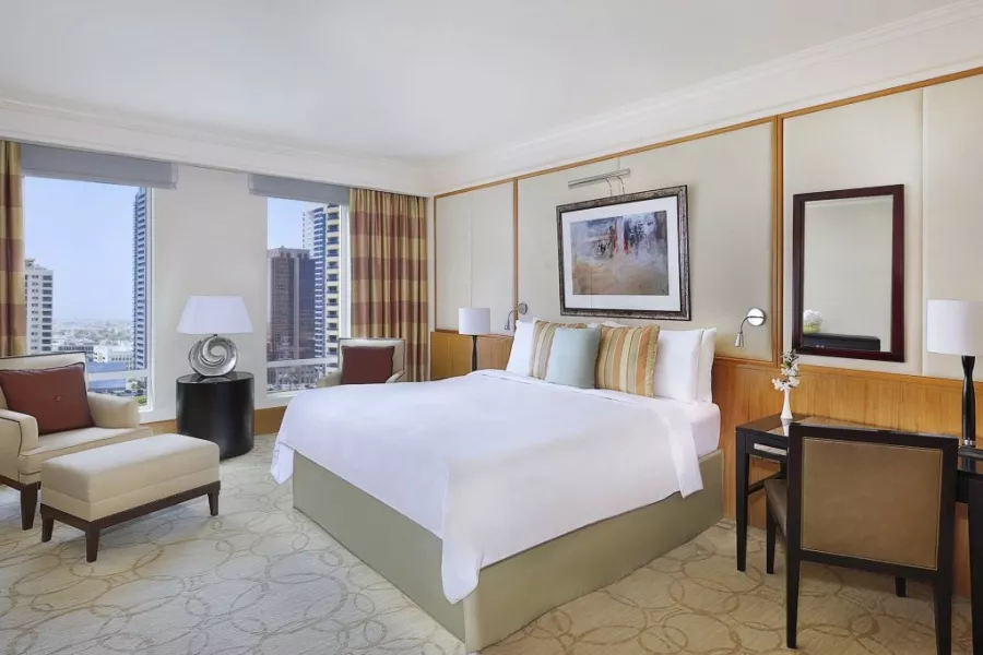Отель The Ritz-Carlton Executive Residences 5* в Дубаи: Отель, Номера, Бассейн, СПА-центр, Фитнес-центр, Конференц-залы, Бизнес-центр, Рестораны, Шведский стол,