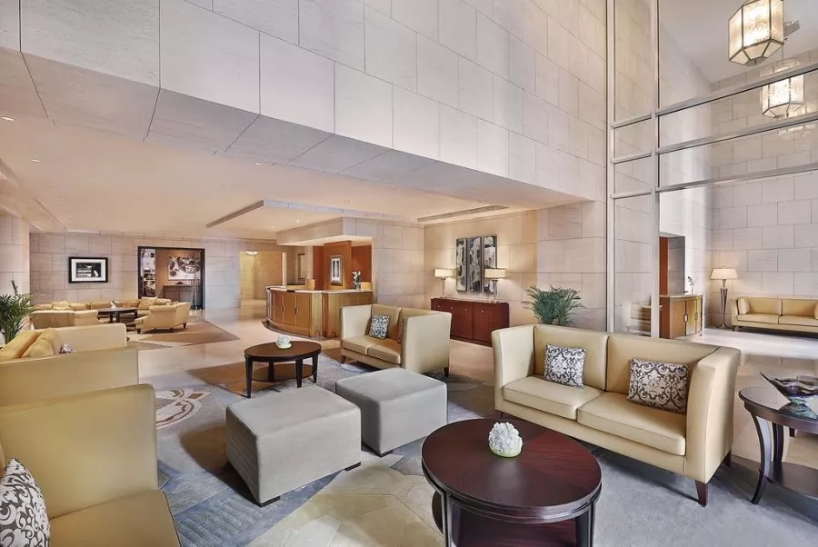 Отель The Ritz-Carlton Executive Residences 5* в Дубаи: Отель, Номера, Бассейн, СПА-центр, Фитнес-центр, Конференц-залы, Бизнес-центр, Рестораны, Шведский стол,