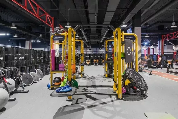 Фитнес клуб "Lomov Gym".