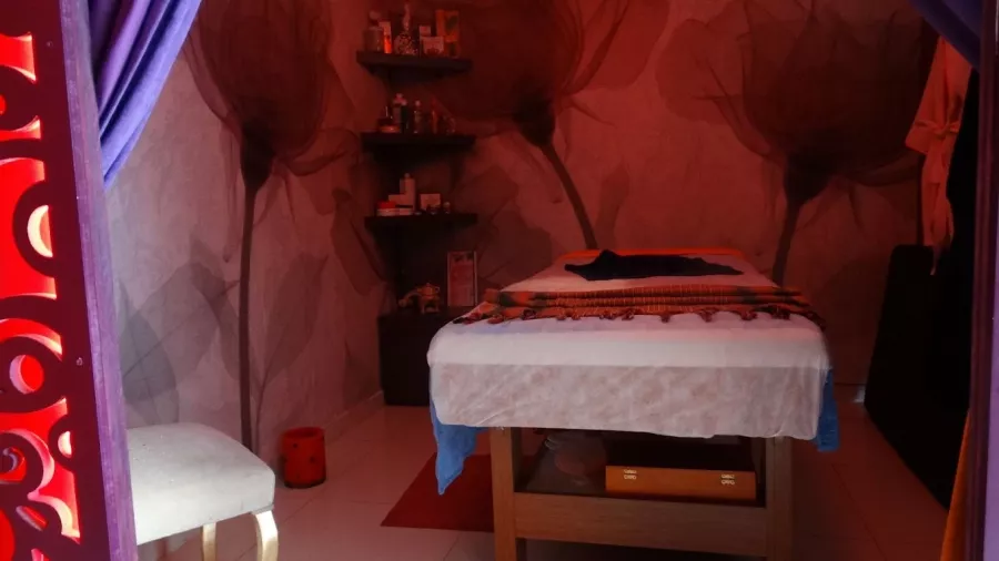 Массажный салон Thai Rose Massage Saloon в Анталии: Массажный салон, Массаж, Чилим,