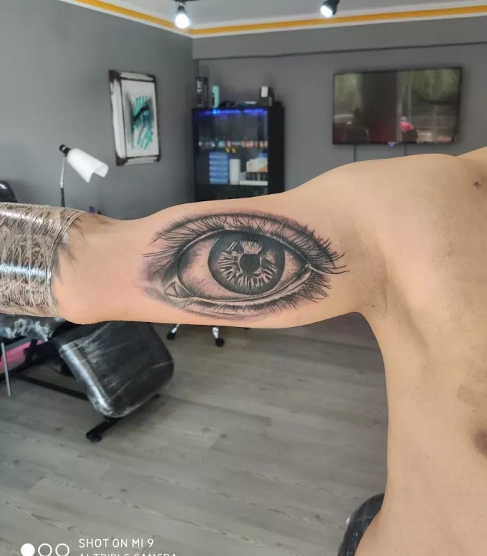 Тату-салон "royal tattoo studio"