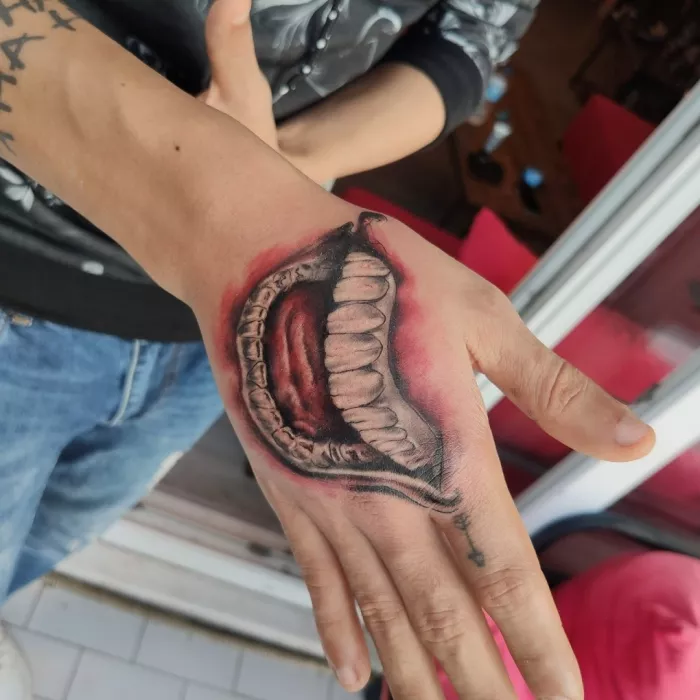 Тату-салон "royal tattoo studio"