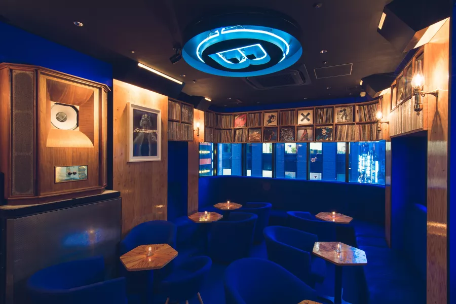 Ginza Music Bar в Токио: Бар, Паб, Музыкально, Инструменты,