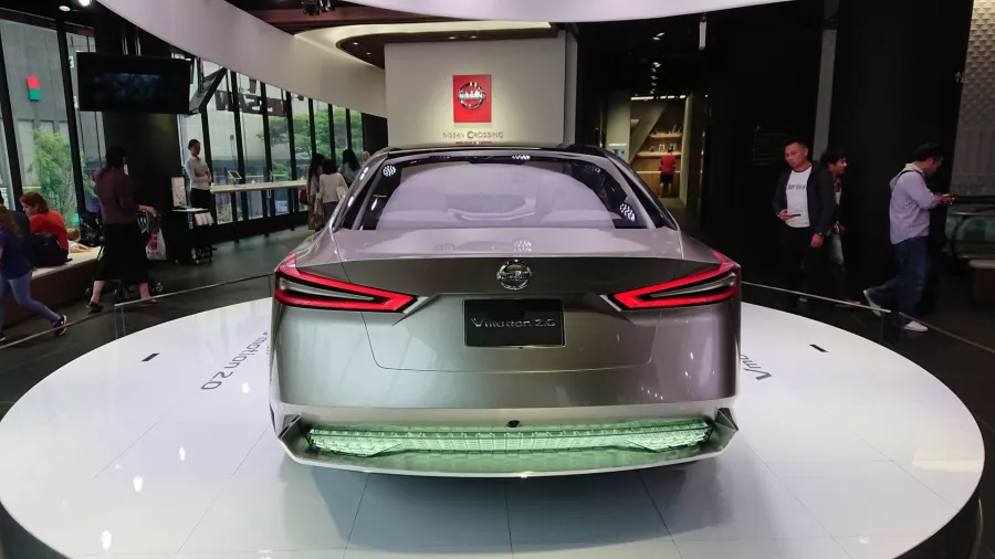 Музей - Nissan Crossing в Токио: Машины, Выставка, Музей,