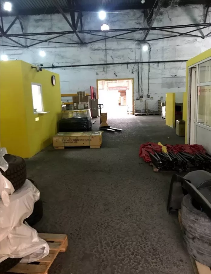 Курьерская служба DHL (საკურიერო მომსახურებაDHL) в Тбилиси: Кейтеринг, Служба Доставки, Услуги, Международная Доставка, Оплата Таможенных Пошлин,