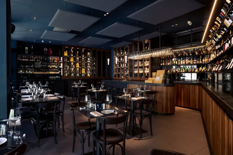 Винный ресторан Cantine Milano в Милане: Винный ресторан , Вино , Уютный ресторан, Блюда к вину , Высокая кухня , Винный магазин , Средиземноморская еда ,
