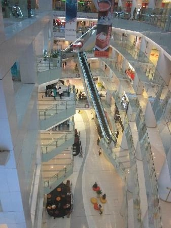 Торговый центр Beijing APM в Пекине: Магазины, Кафе, Кинотеатр,