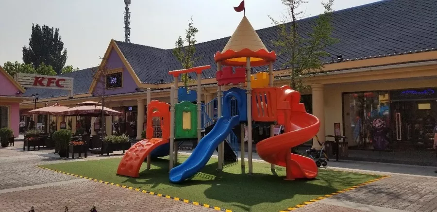 Торговый центр,,Beijing Scitech Premium Outlet Mall’’ в Пекине: Шоппинг, Кафе, Детские площадки,
