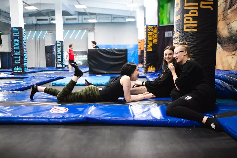JumpTown в Владивостоке: Батутный центр, Детская площадка,