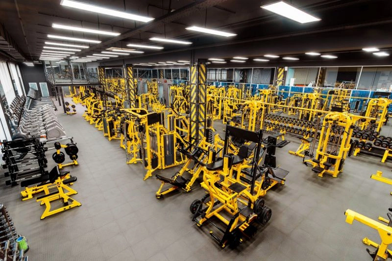 Тренажерный зал Pacific Strong Gym в Владивостоке: Тренажерный зал, Кардиозона, Групповые тренировки, Полезный фитнес-бар, Хамам, Сауна, Детский клуб,