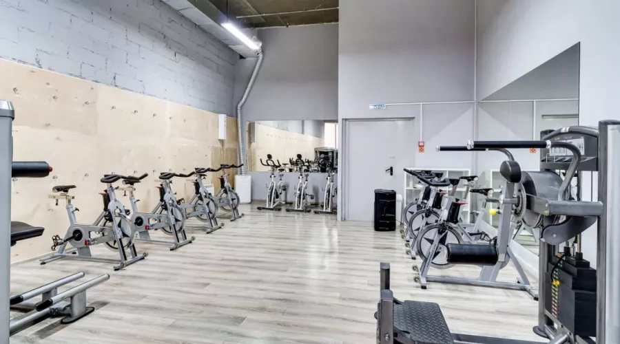 Тренажерный зал Patrocl Olympia Gym в Владивостоке: Спортивный клуб, Тренажерный зал, Спортивное питание, Солярий, Фито-бар, Фитнес-клуб,